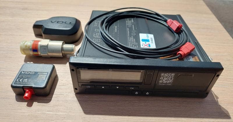 Kompletny zestaw tachografu VDO z osprzętem